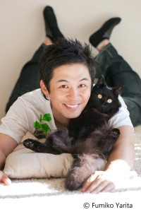 しゃべる猫しおちゃんと飼い主のしんコロさん | シアトルの生活情報誌「ソイソース」